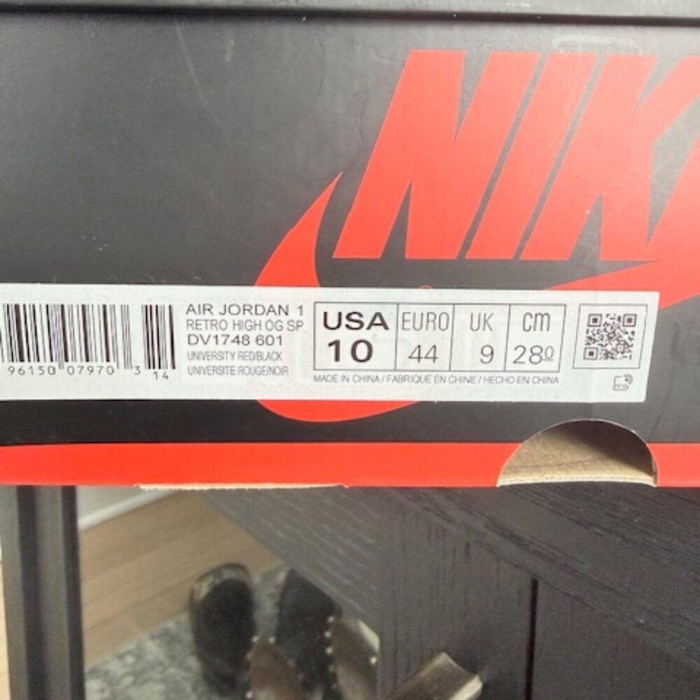 Nike Air Jordan Retro High Top Size 10 --Across The Spiderverse - Picture 6 of 9